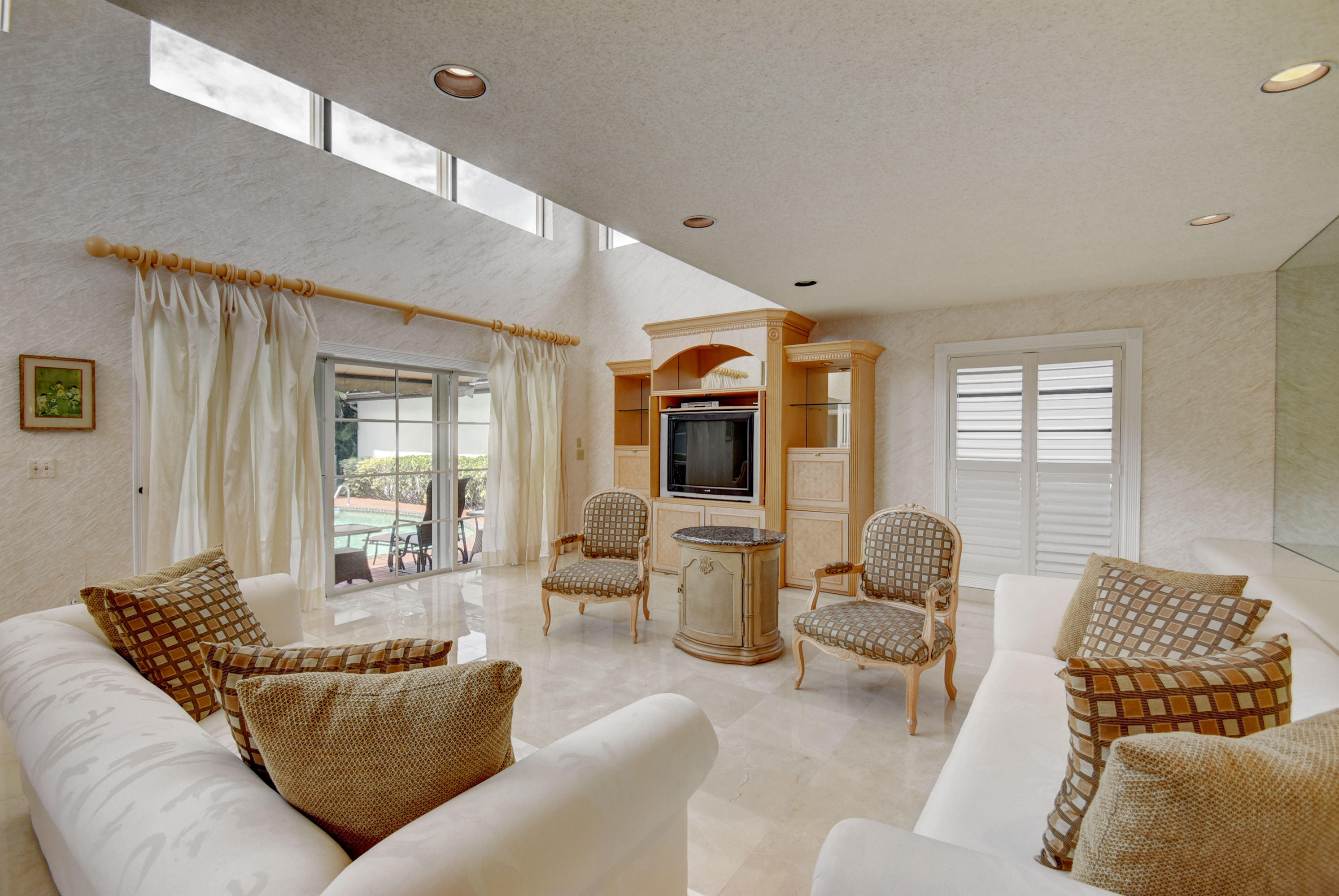 20657 Linksview Circle Boca Raton, FL 33434 - Photo 7 of 74 Living Area