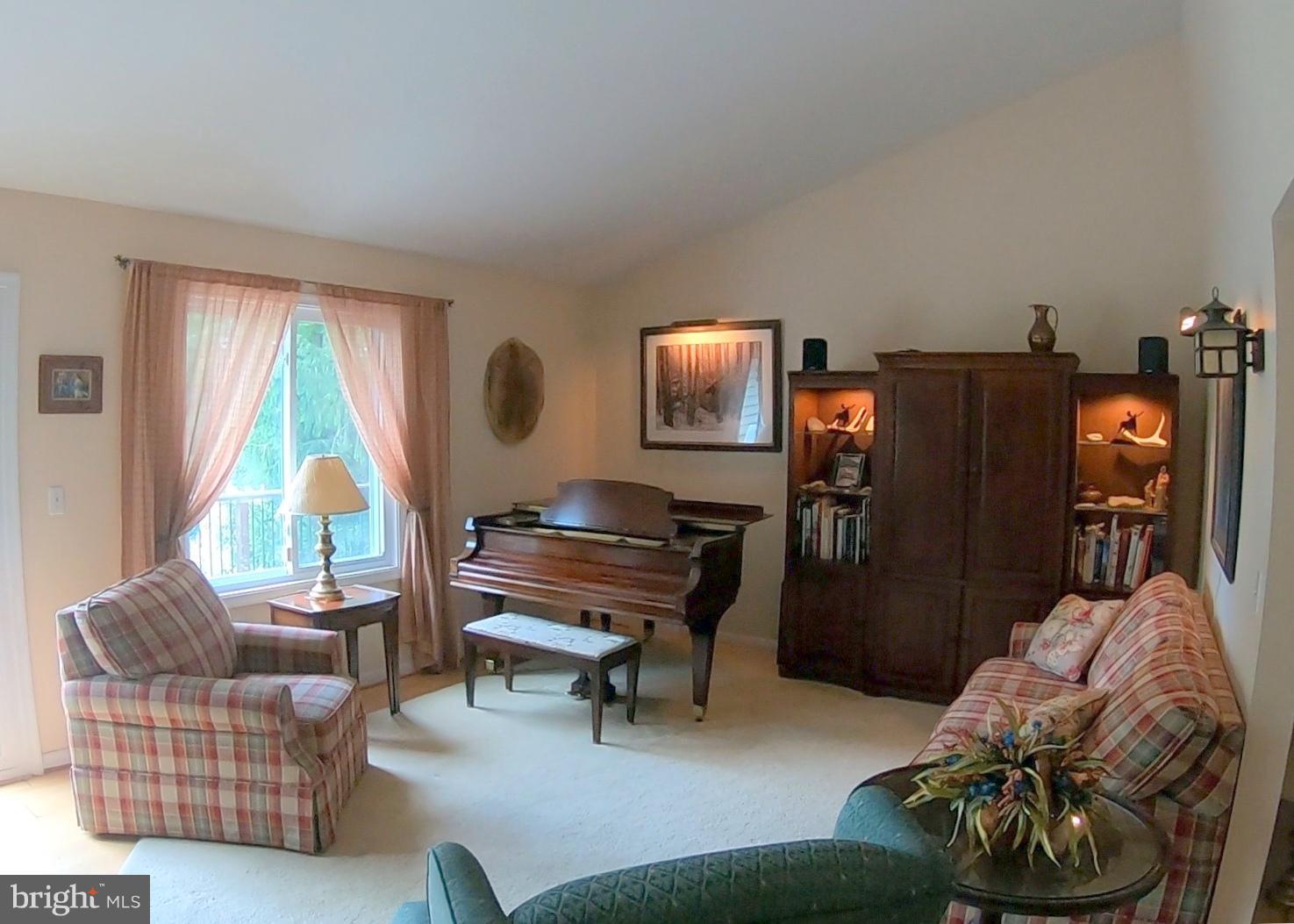304 Calvert Road Stevensville, MD 21666 - Photo 8 of 30 Living Room