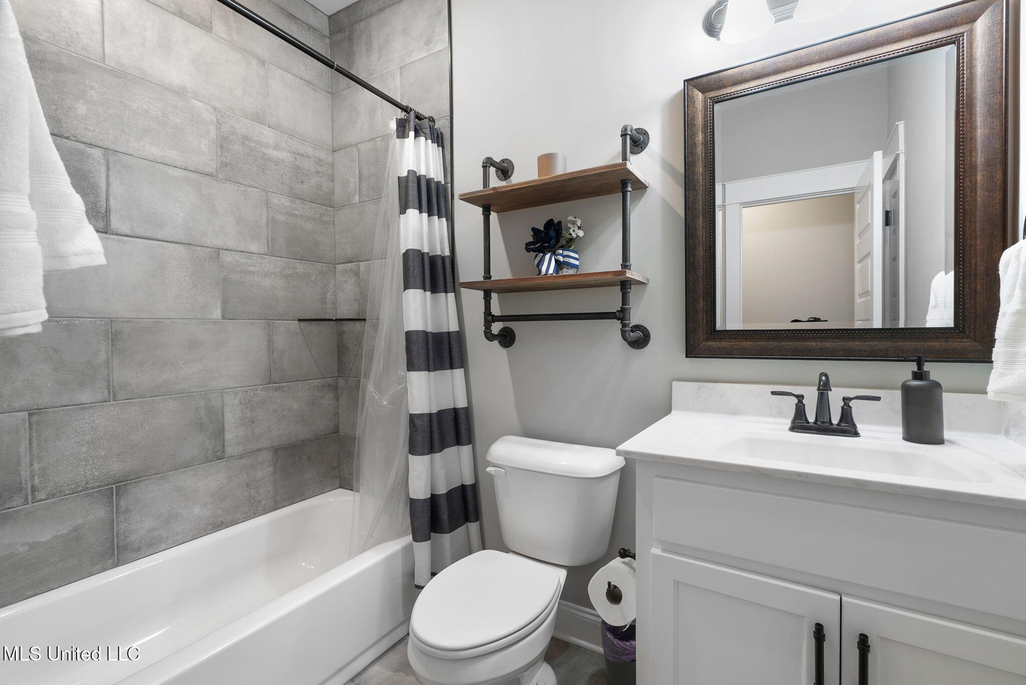 681 Pond View Circle Hernando, MS 38632 - Photo 19 of 32 19-web-or-mls-681 Pond View Cir-18