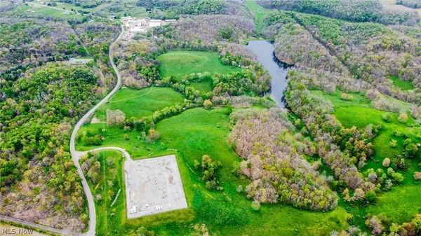 $910,000 | 17081 Highway 644, Salineville, OH 43945