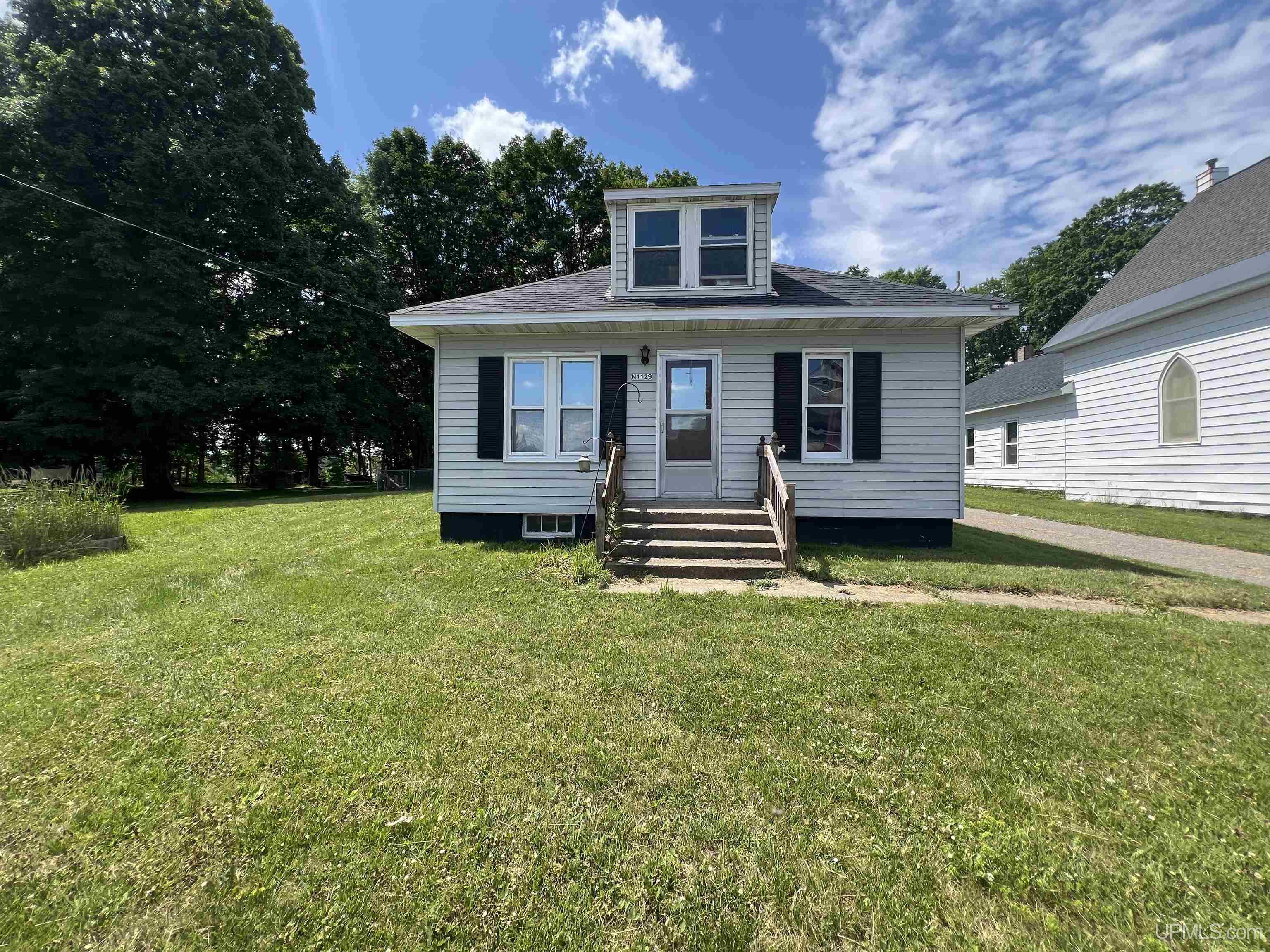 N1129 East T Road Trenary, MI 49891 - Photo 1 of 10