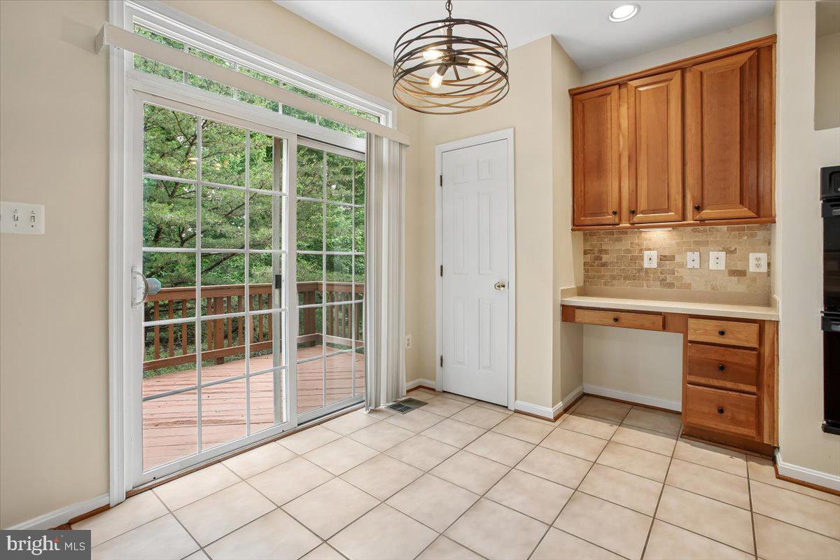 7301 Oldham Leeds Way Springfield, VA 22150 - Photo 8 of 34 Eat-in space