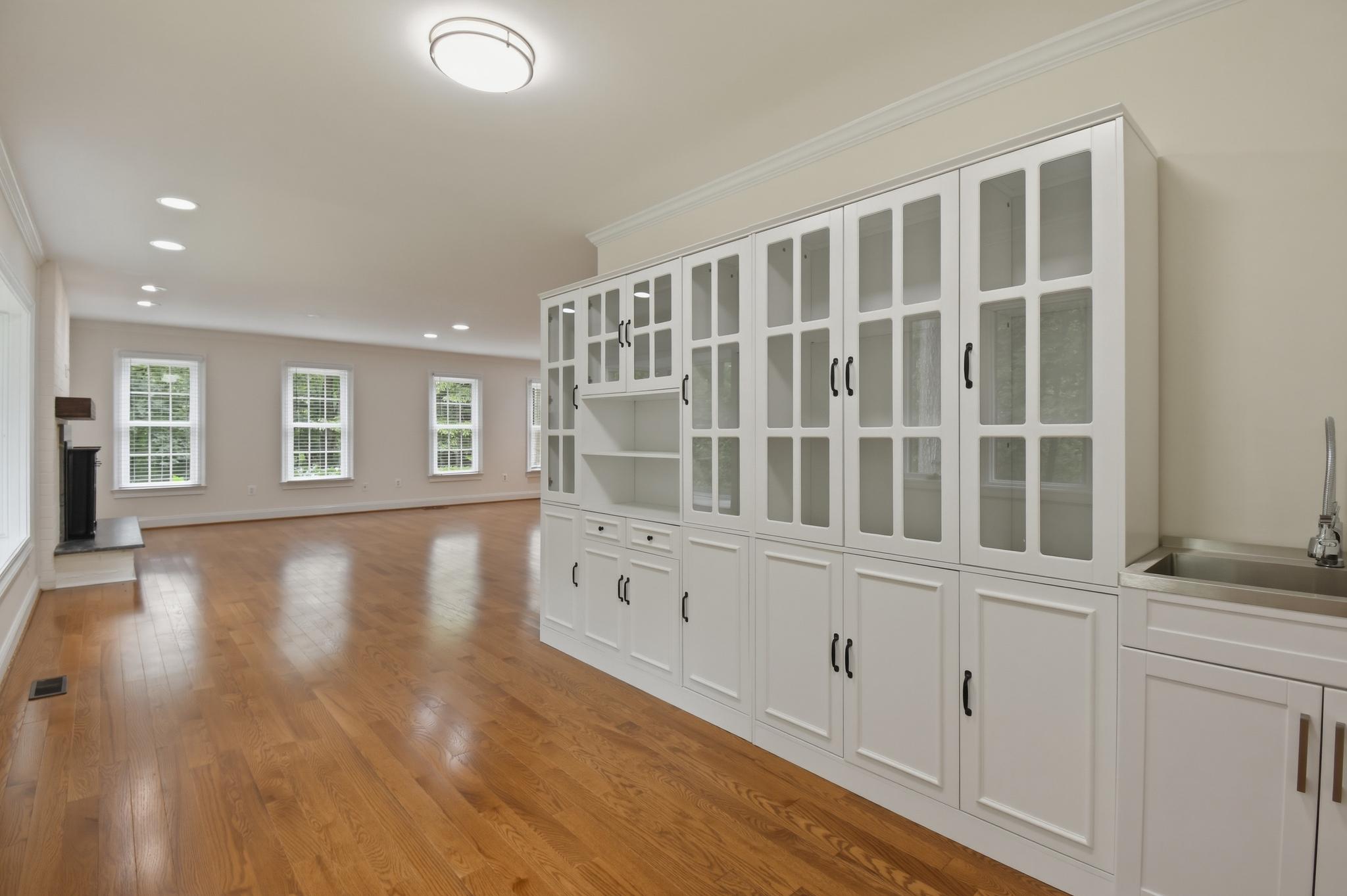 11728 Stuart Mill Road Oakton, VA 22124 - Photo 22 of 68 Bright and airy open living room