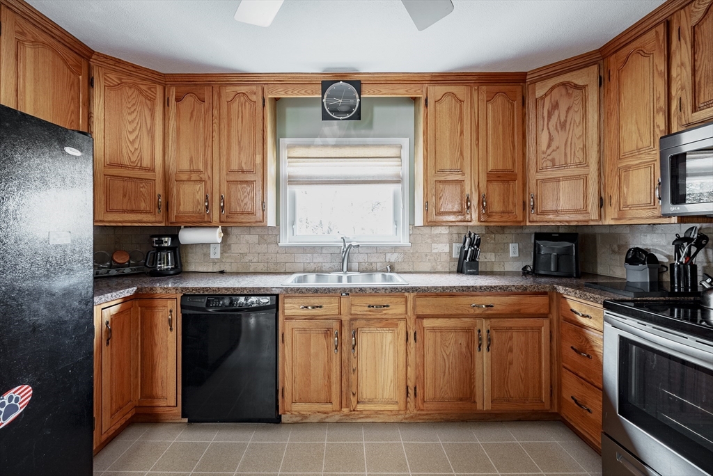 49 Tatham Hill Road West Springfield, MA 01089 - Photo 4 of 36 Gallery Image 4