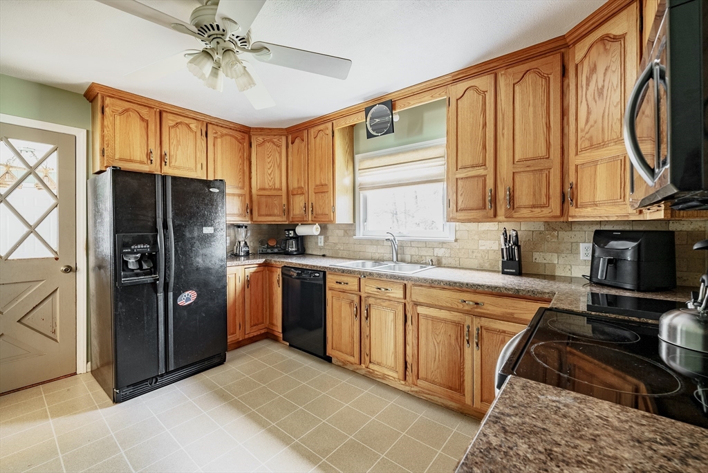 49 Tatham Hill Road West Springfield, MA 01089 - Photo 5 of 36 Gallery Image 5