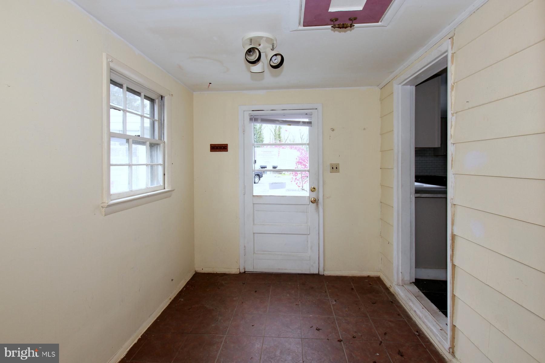 13516 Livingston Road Clinton, MD 20735 - Photo 17 of 19 Interior (General)