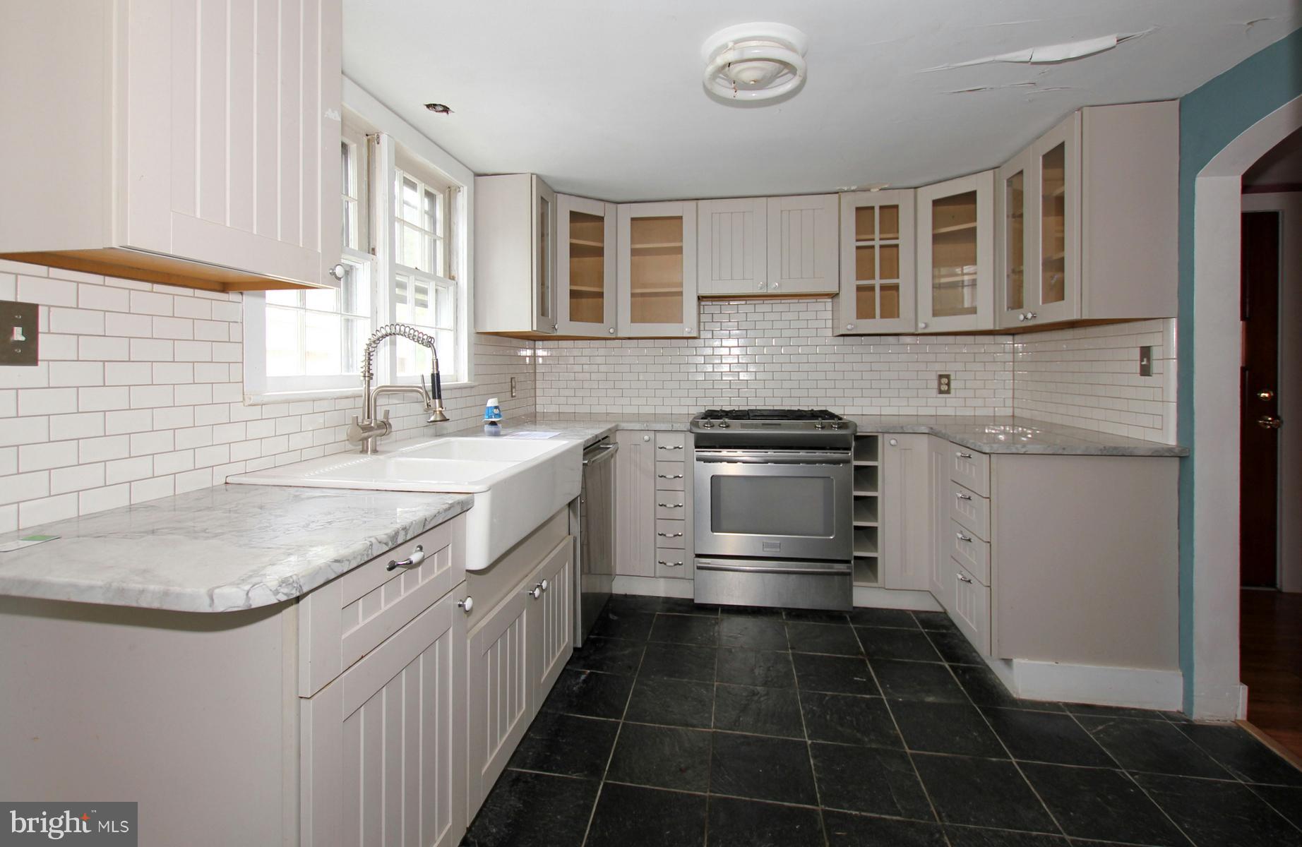 13516 Livingston Road Clinton, MD 20735 - Photo 8 of 19 Kitchen