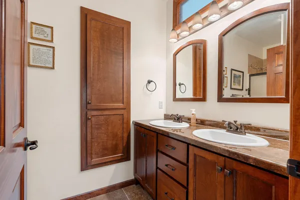 $438,800 | 177 East Clearwater Drive, Appleton, WI 54913