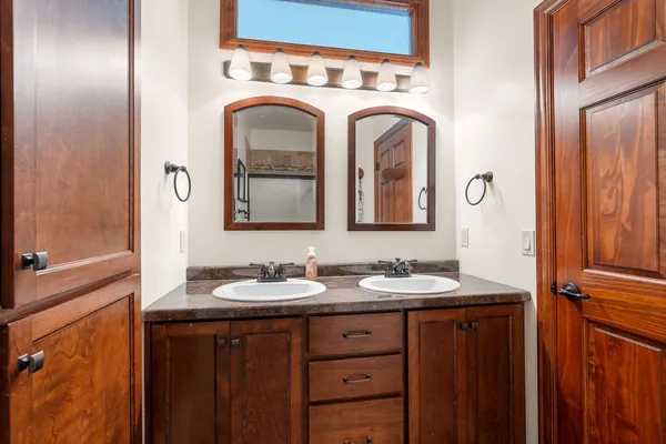 $438,800 | 177 East Clearwater Drive, Appleton, WI 54913
