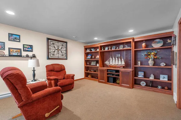 $438,800 | 177 East Clearwater Drive, Appleton, WI 54913