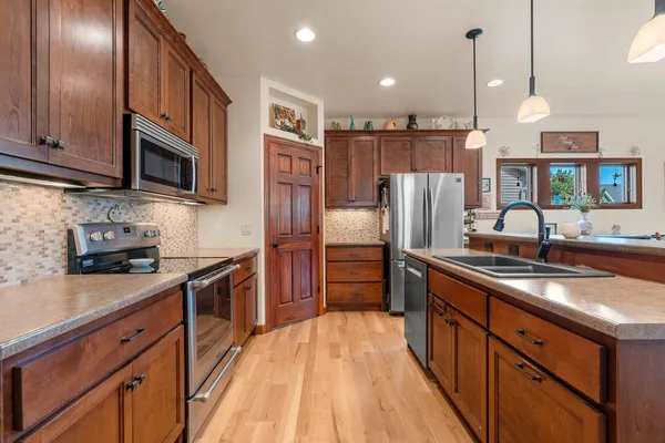 $438,800 | 177 East Clearwater Drive, Appleton, WI 54913
