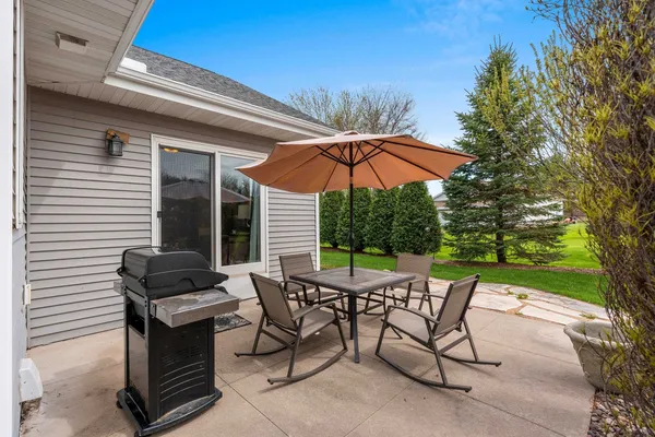 $438,800 | 177 East Clearwater Drive, Appleton, WI 54913