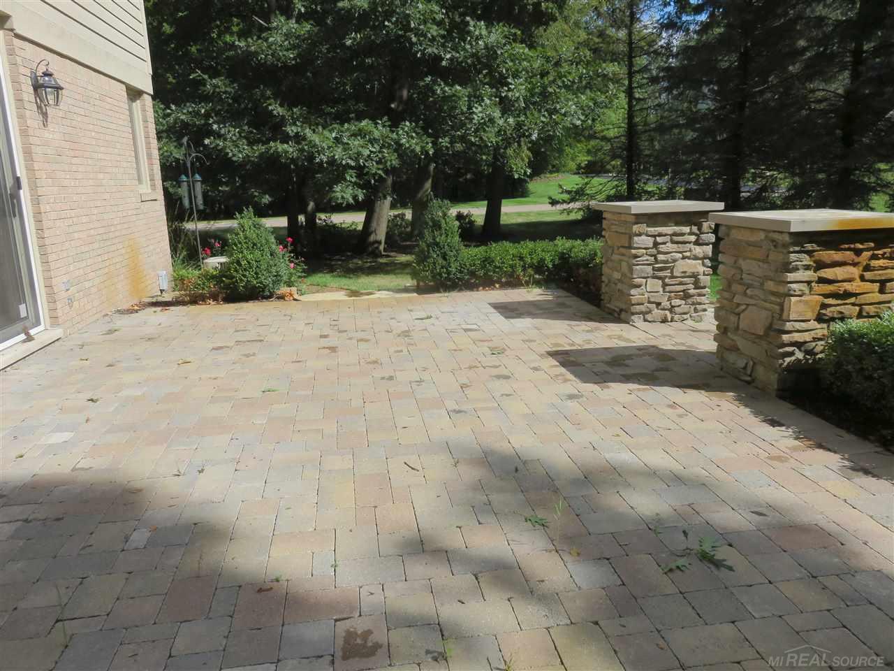 60680 Balmoral Way Rochester, MI 48306 - Photo 25 of 29 31275645-24.JPG