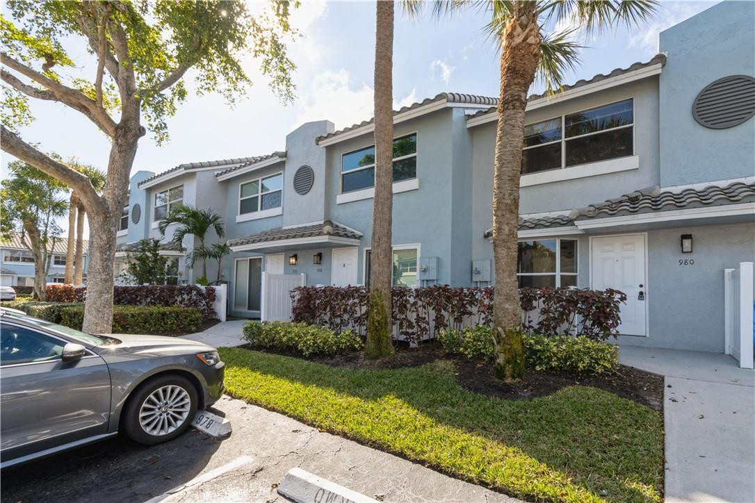 980 Jeffery Street, Unit 980 Boca Raton, FL 33487 - Photo 2 of 37 Photo 2