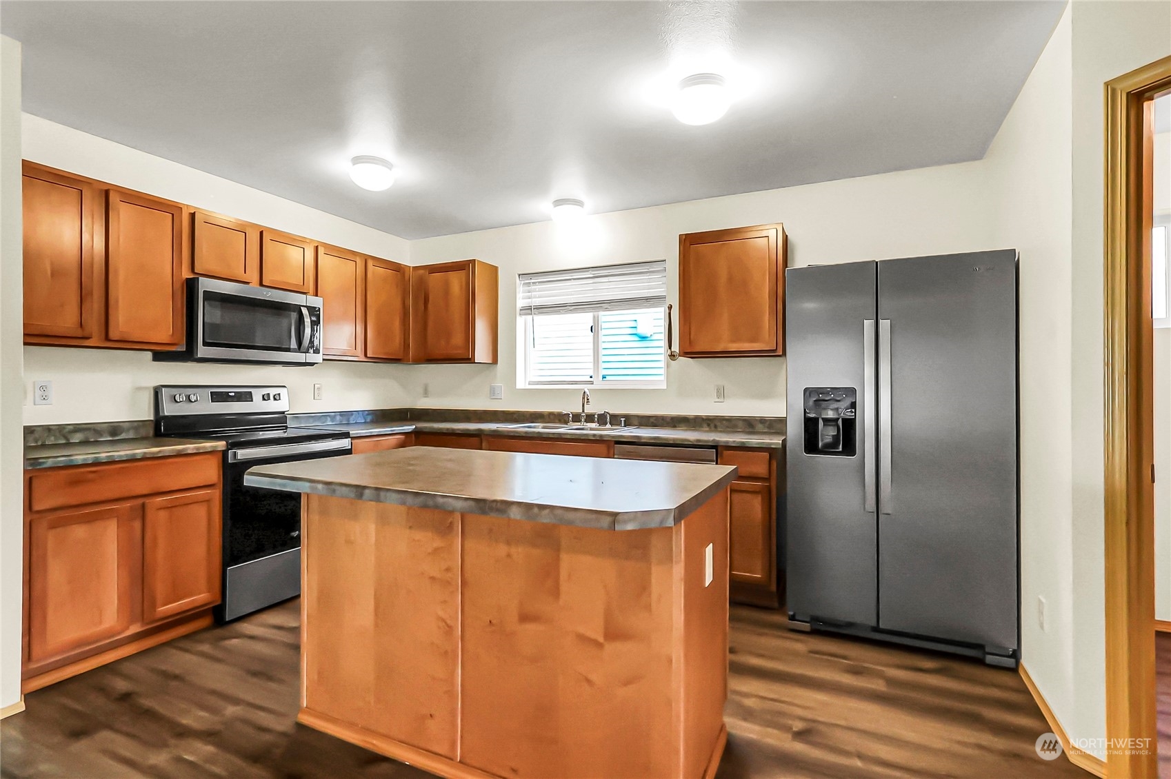 4206 East R Street Tacoma, WA 98404 - Photo 5 of 22