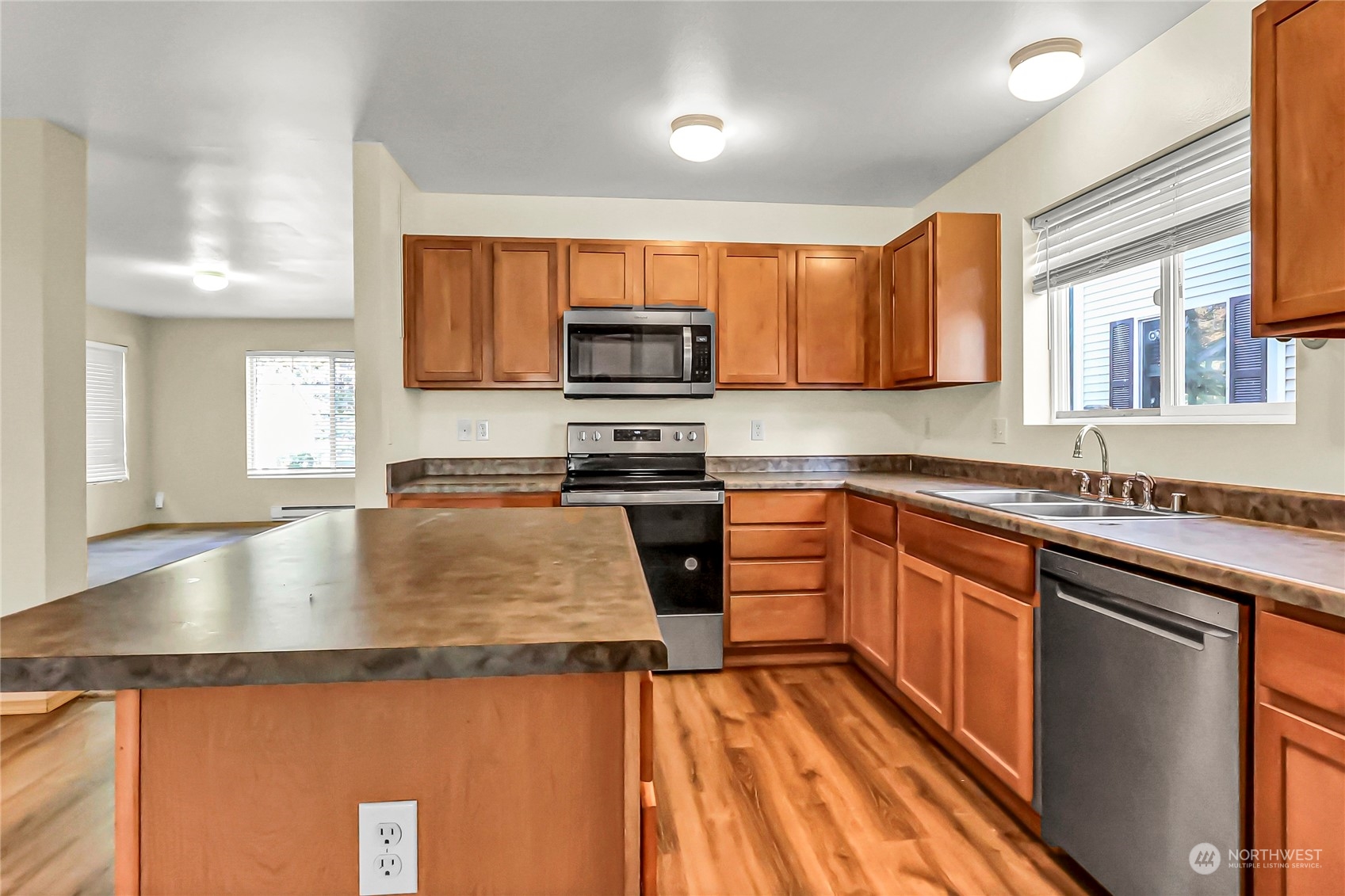 4206 East R Street Tacoma, WA 98404 - Photo 7 of 22