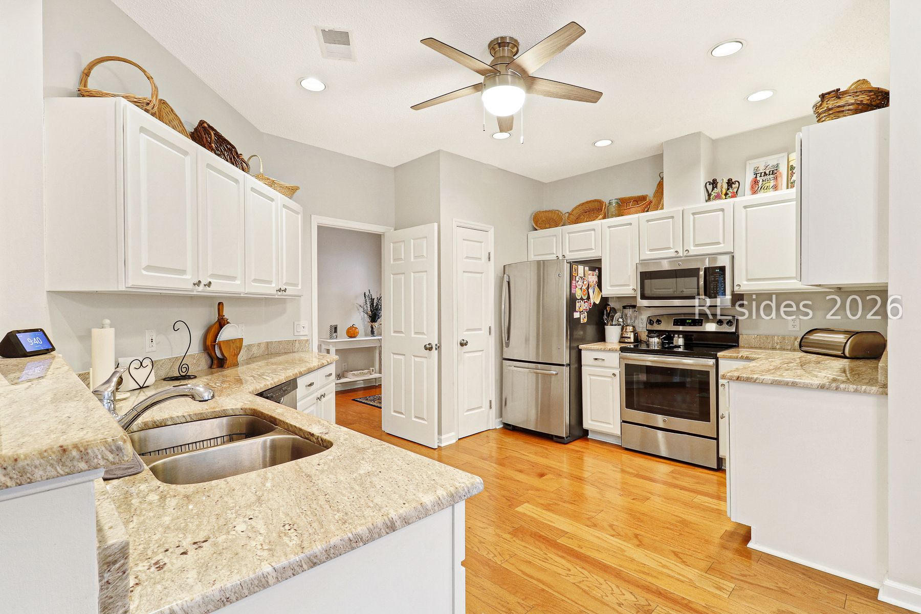 3 Crabtree Lane Bluffton, SC 29910 - Photo 11 of 56 Double sink and pantry