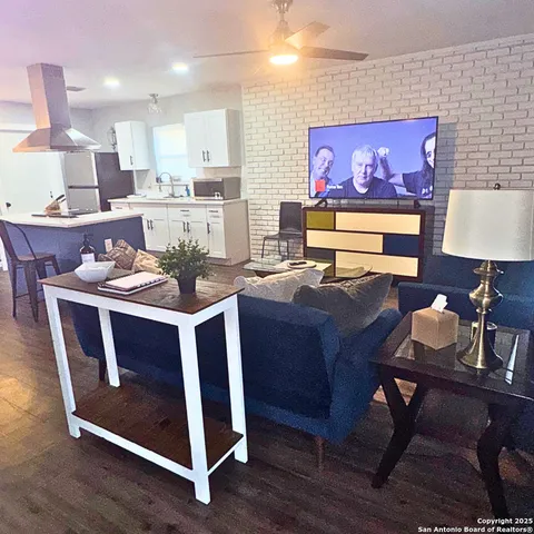 $1,725 | 4542 Lyceum Drive, San Antonio, TX 78229