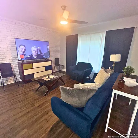 $1,725 | 4542 Lyceum Drive, San Antonio, TX 78229