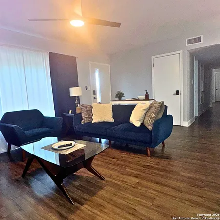 $1,725 | 4542 Lyceum Drive, San Antonio, TX 78229