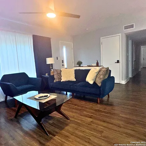 $1,725 | 4542 Lyceum Drive, San Antonio, TX 78229