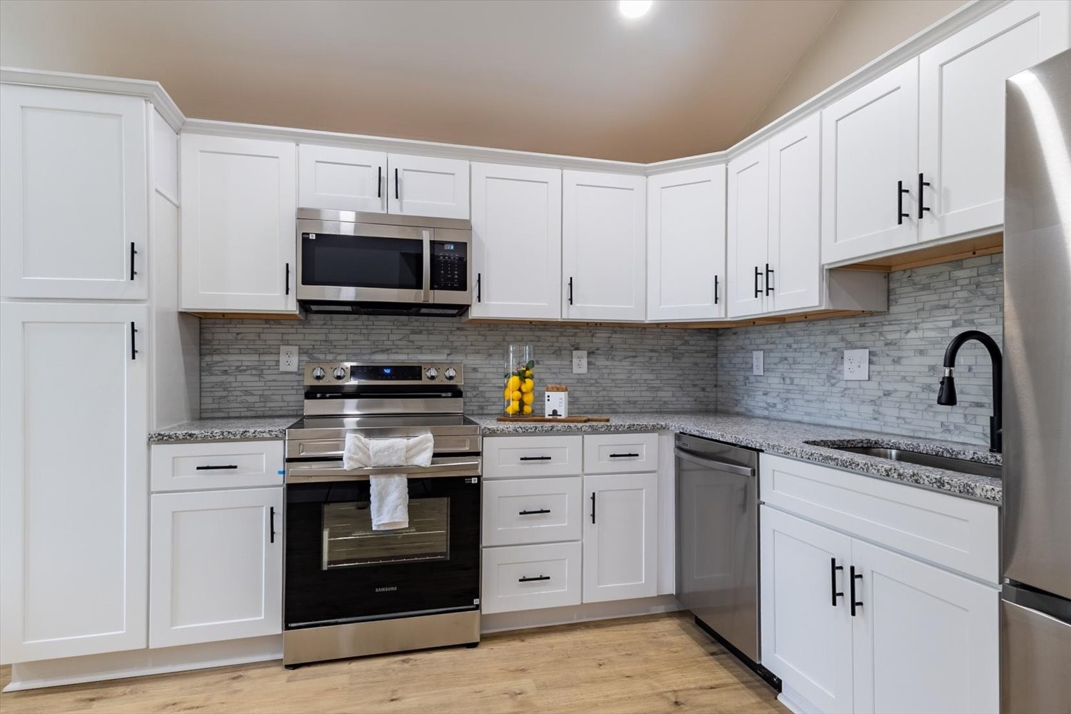 1234 Paradise Hill Road Clarksville, TN 37040 - Photo 3 of 25