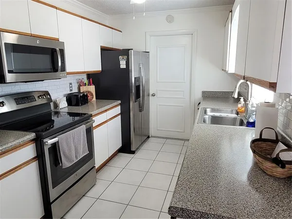 $2,700 | 6204 Coralberry Terrace, Port Charlotte, FL 33981