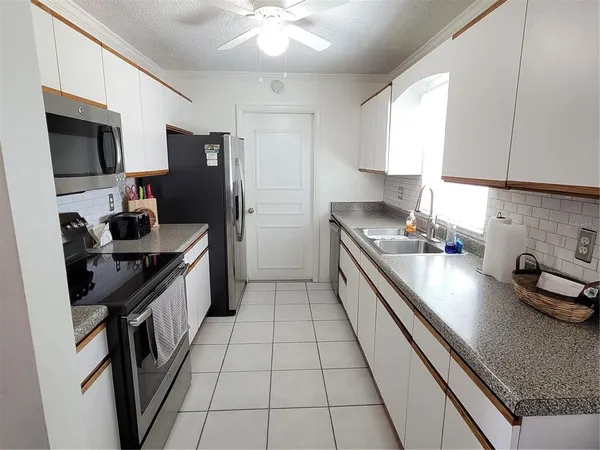 $2,700 | 6204 Coralberry Terrace, Port Charlotte, FL 33981