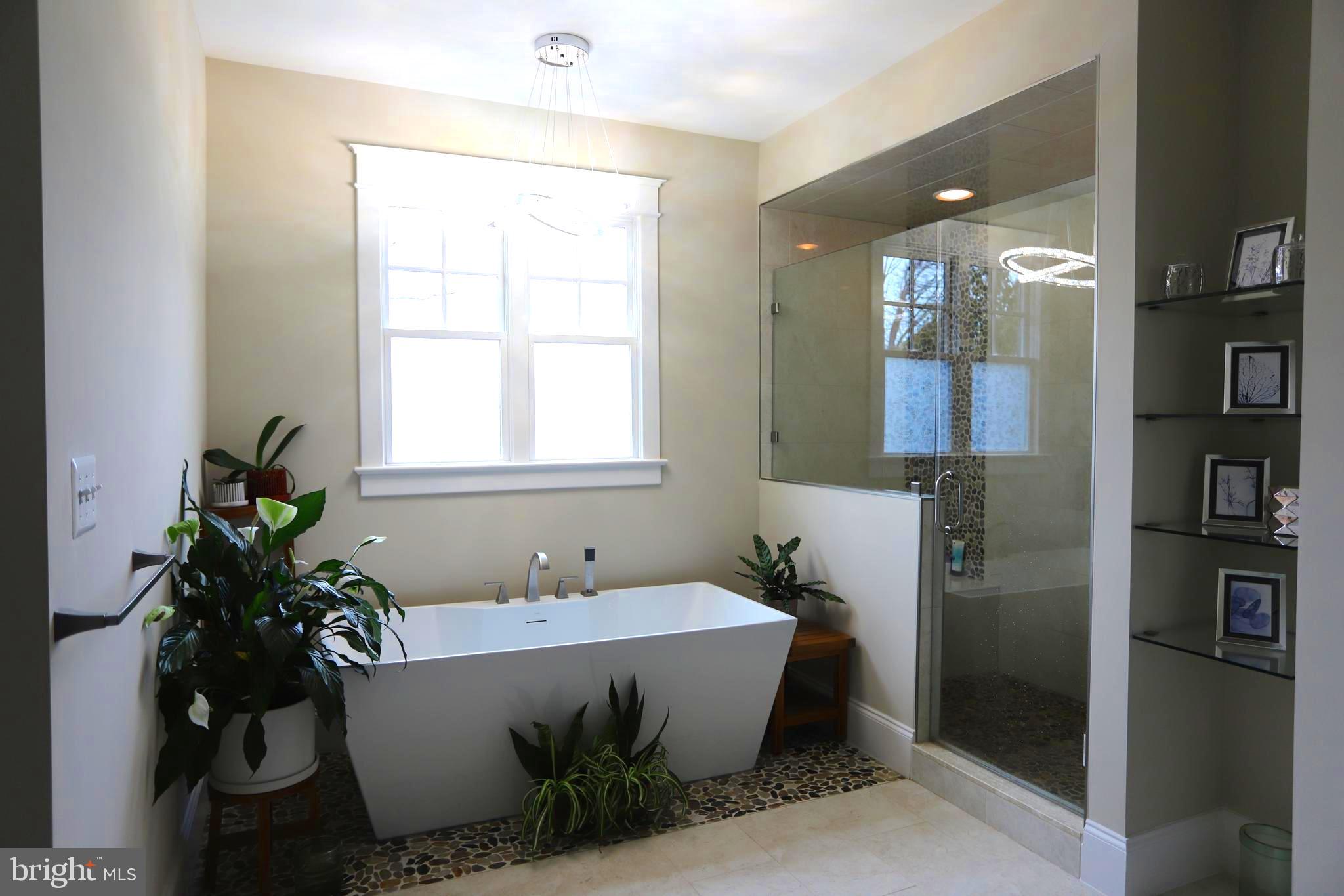 6719 Van Fleet Drive McLean, VA 22101 - Photo 21 of 37 M BA w/River Pebble Tub Surround and Shower floor