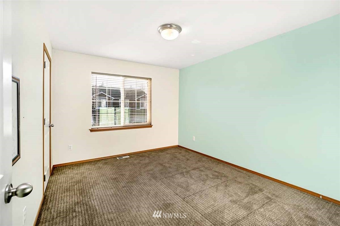 24204 185th Loop Southeast Covington, WA 98042 - Photo 16 of 25 Gallery Image 16