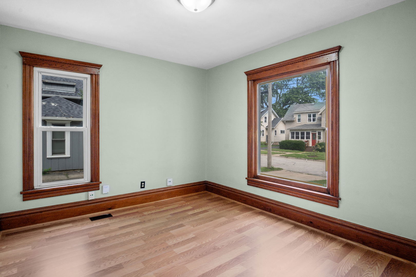 424 State Street Batavia, IL 60510 - Photo 8 of 29 Gallery Image 8