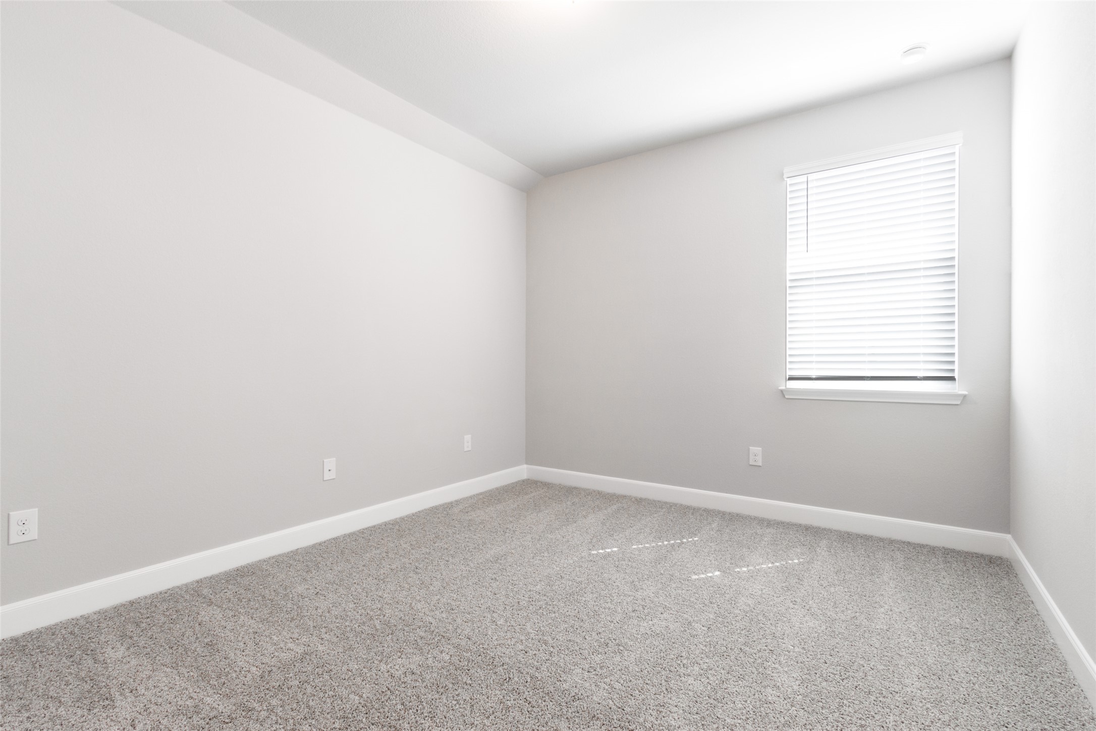 9301 Alex Lane Austin, TX 78748 - Photo 26 of 40 an empty room with a window