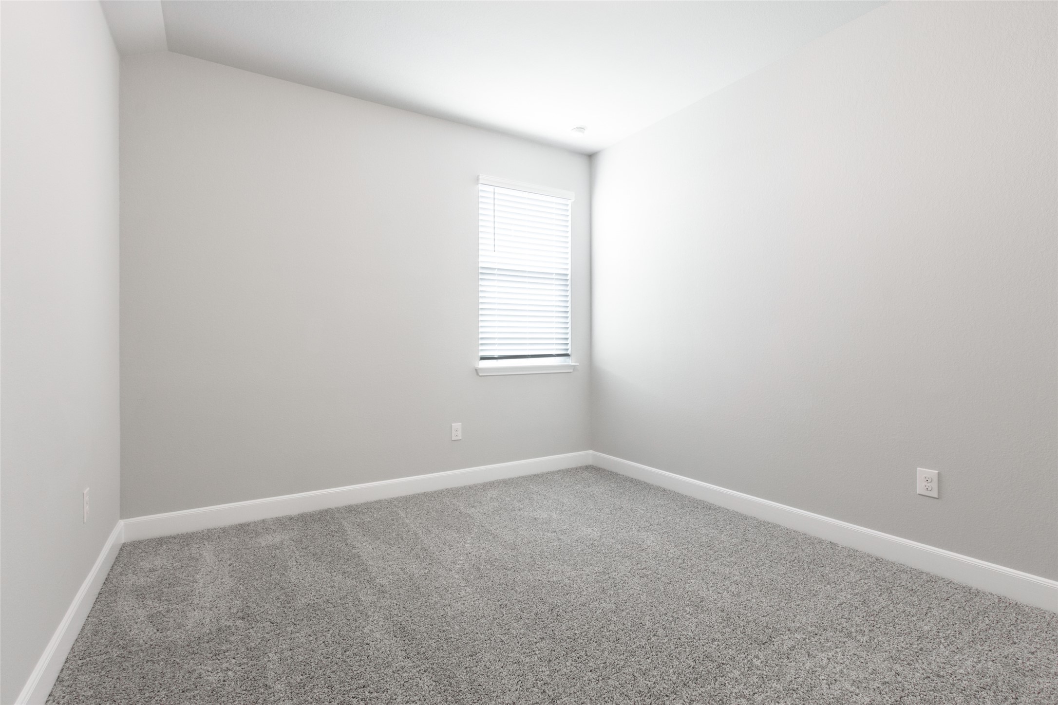 9301 Alex Lane Austin, TX 78748 - Photo 28 of 40 a view of room with window