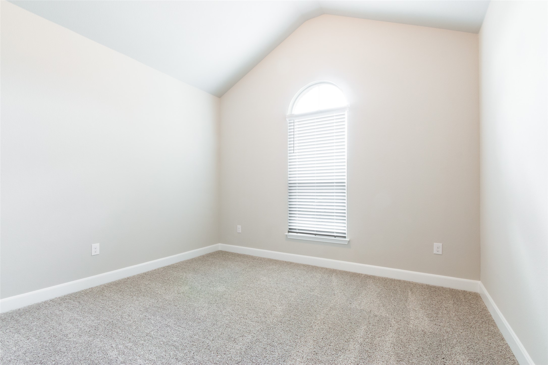 9301 Alex Lane Austin, TX 78748 - Photo 3 of 40 an empty room with a window