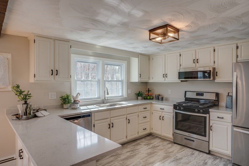 58 Frye Road Methuen, MA 01844 - Photo 5 of 27 Gallery Image 5