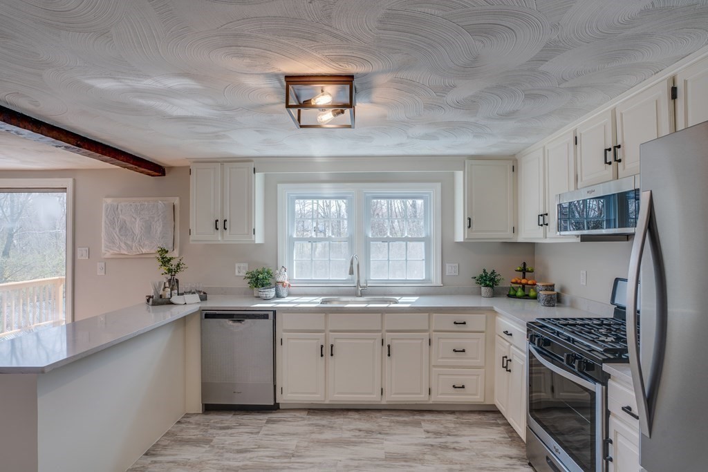 58 Frye Road Methuen, MA 01844 - Photo 6 of 27 Gallery Image 6