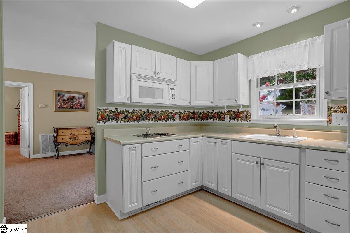 543 McKittrick Bridge Road Fountain Inn, SC 29644 - Photo 18 of 36