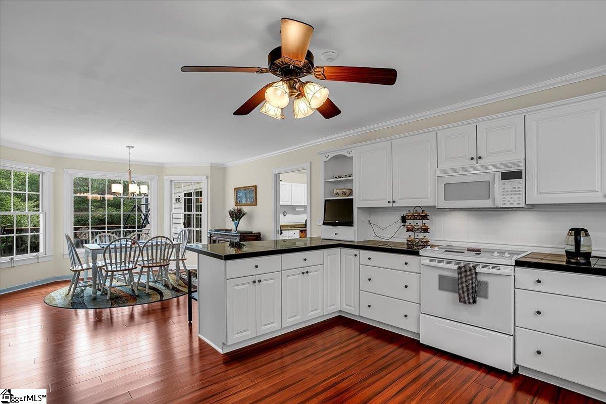 543 McKittrick Bridge Road Fountain Inn, SC 29644 - Photo 6 of 36