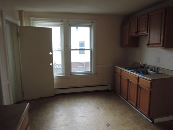 169 Lebanon Street Springfield, MA 01109 - Photo 8 of 30 Gallery Image 8