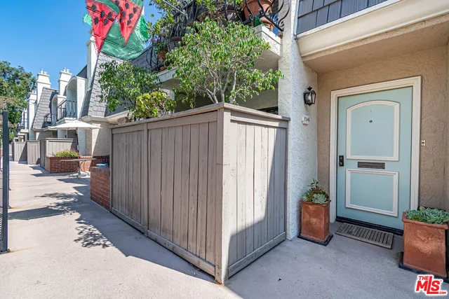 $998,500 | 624 Wilcox Avenue, Unit 1/2, Los Angeles, CA 90038