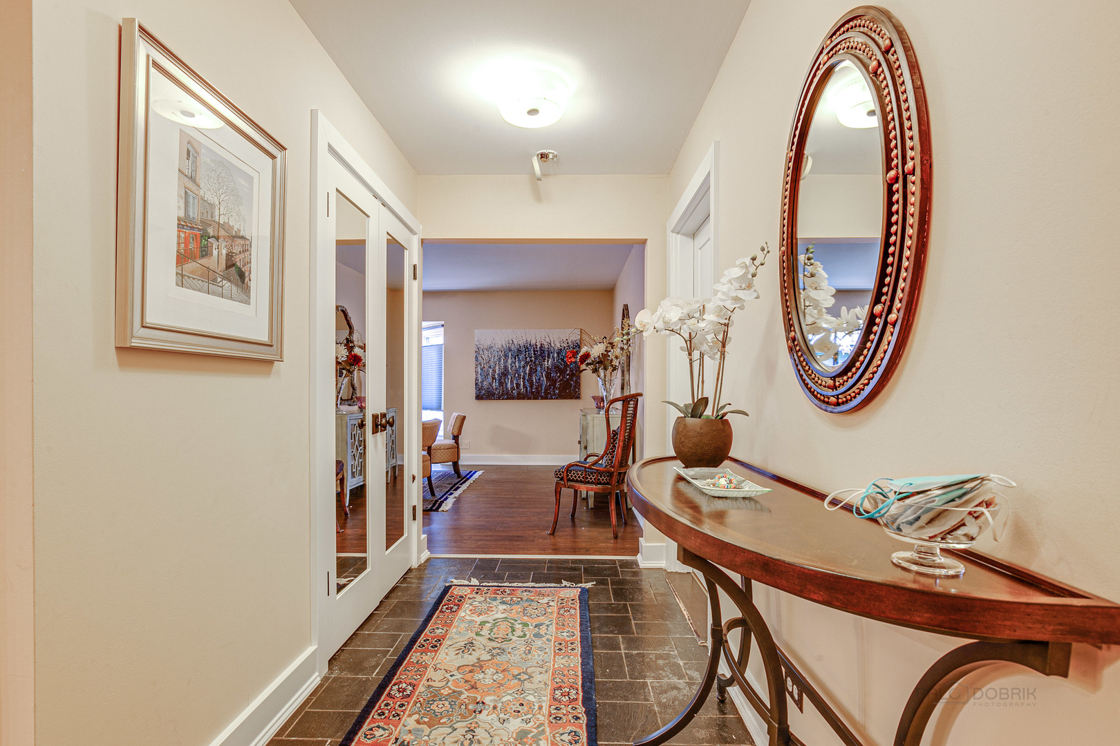 2300 Windsor Mall, Unit 2E Park Ridge, IL 60068 - Photo 7 of 23 a view of a living room and bathroom