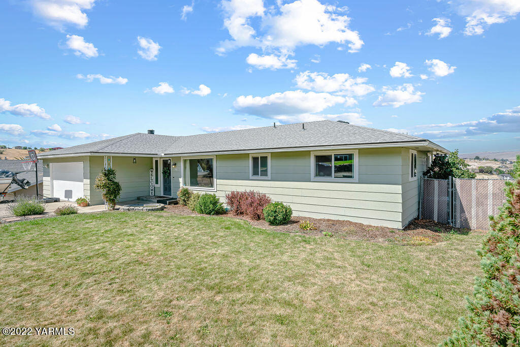 909 Riverview Avenue, Selah, WA 98942 Compass