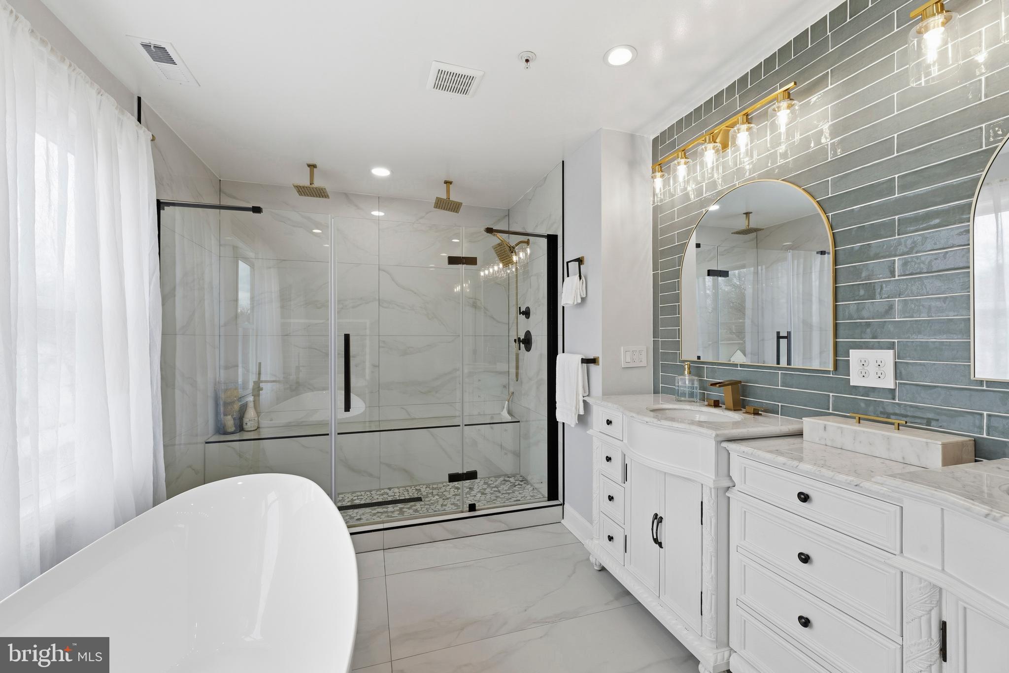3675 1st Avenue Edgewater, MD 21037 - Photo 43 of 61 Primary bathroom - upper level 2