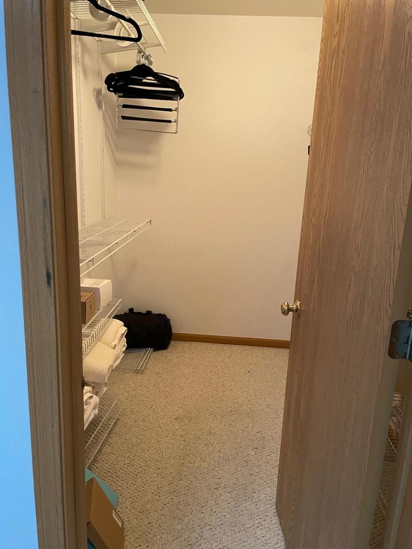 724 County Line Road, Unit 724 Aurora, IL 60502 - Photo 18 of 21