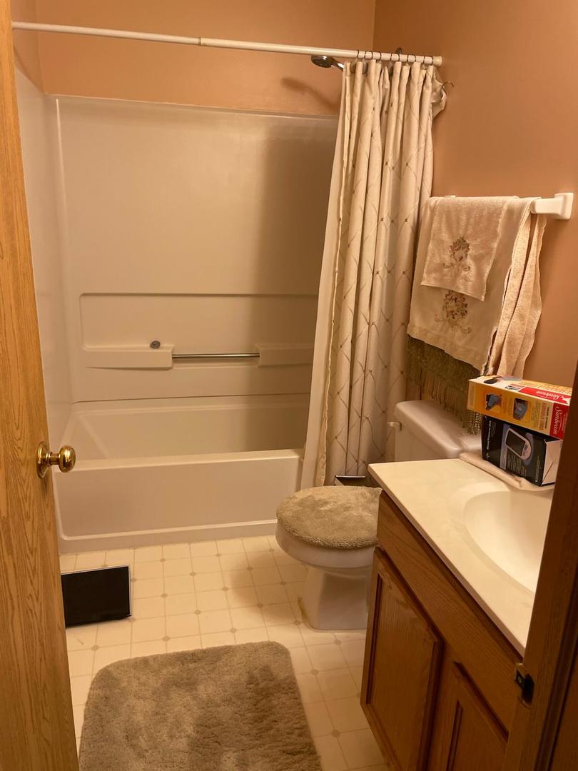 724 County Line Road, Unit 724 Aurora, IL 60502 - Photo 19 of 21