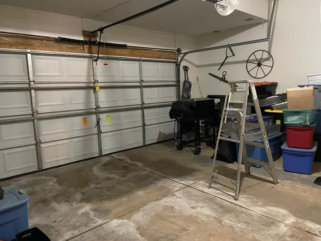 $2,100 | 724 County Line Road, Unit 724, Aurora, IL 60502