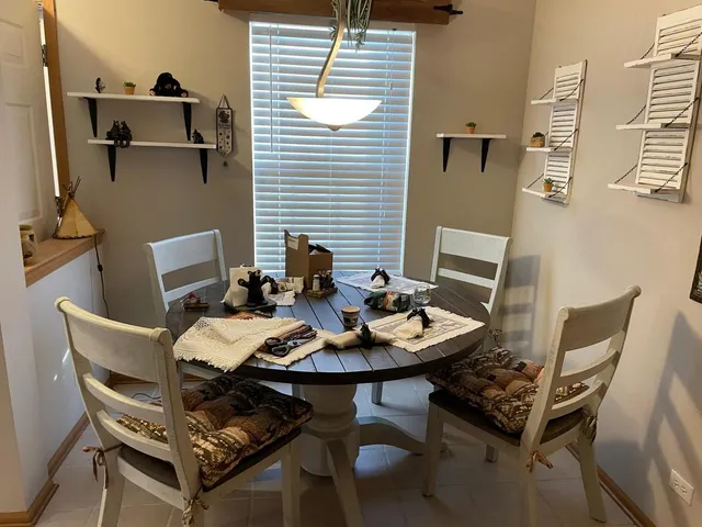 $2,100 | 724 County Line Road, Unit 724, Aurora, IL 60502