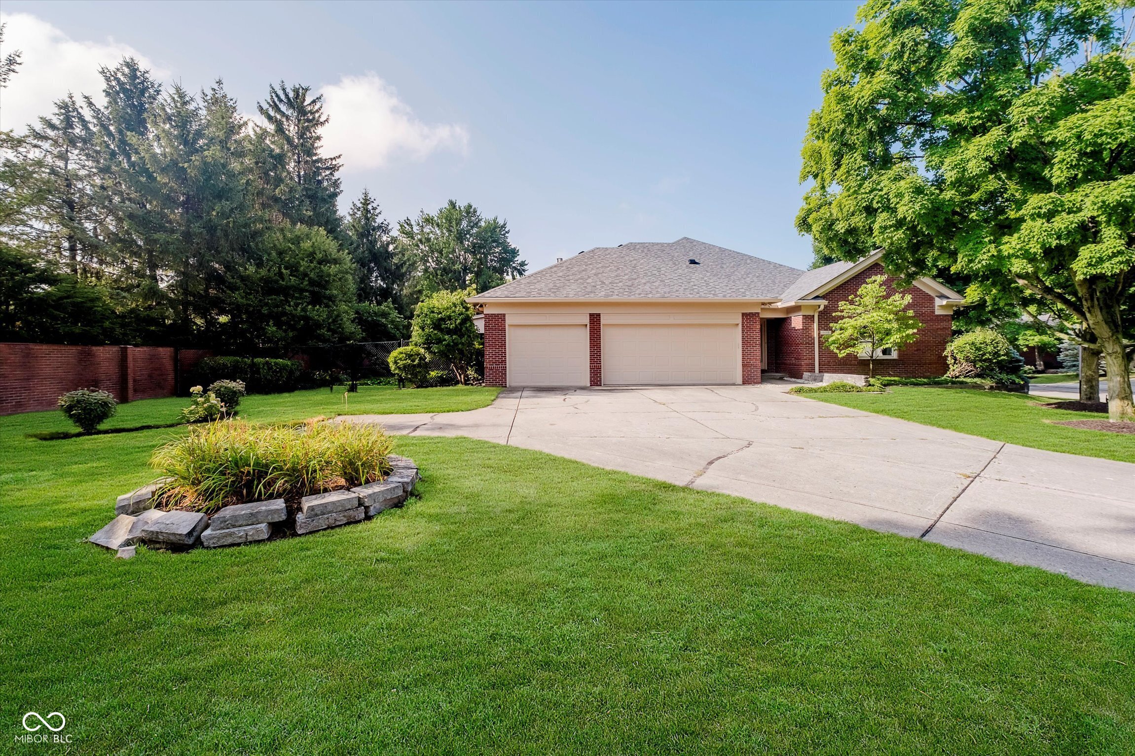 8649 Cricket Tree Lane Indianapolis, IN 46260 - Photo 2 of 58