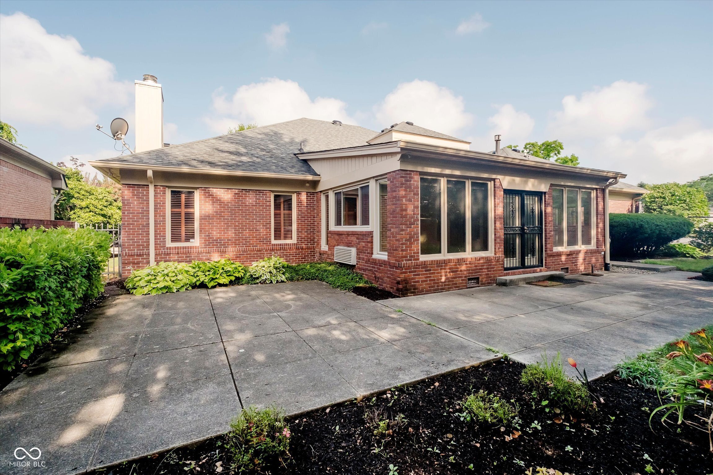 8649 Cricket Tree Lane Indianapolis, IN 46260 - Photo 5 of 58