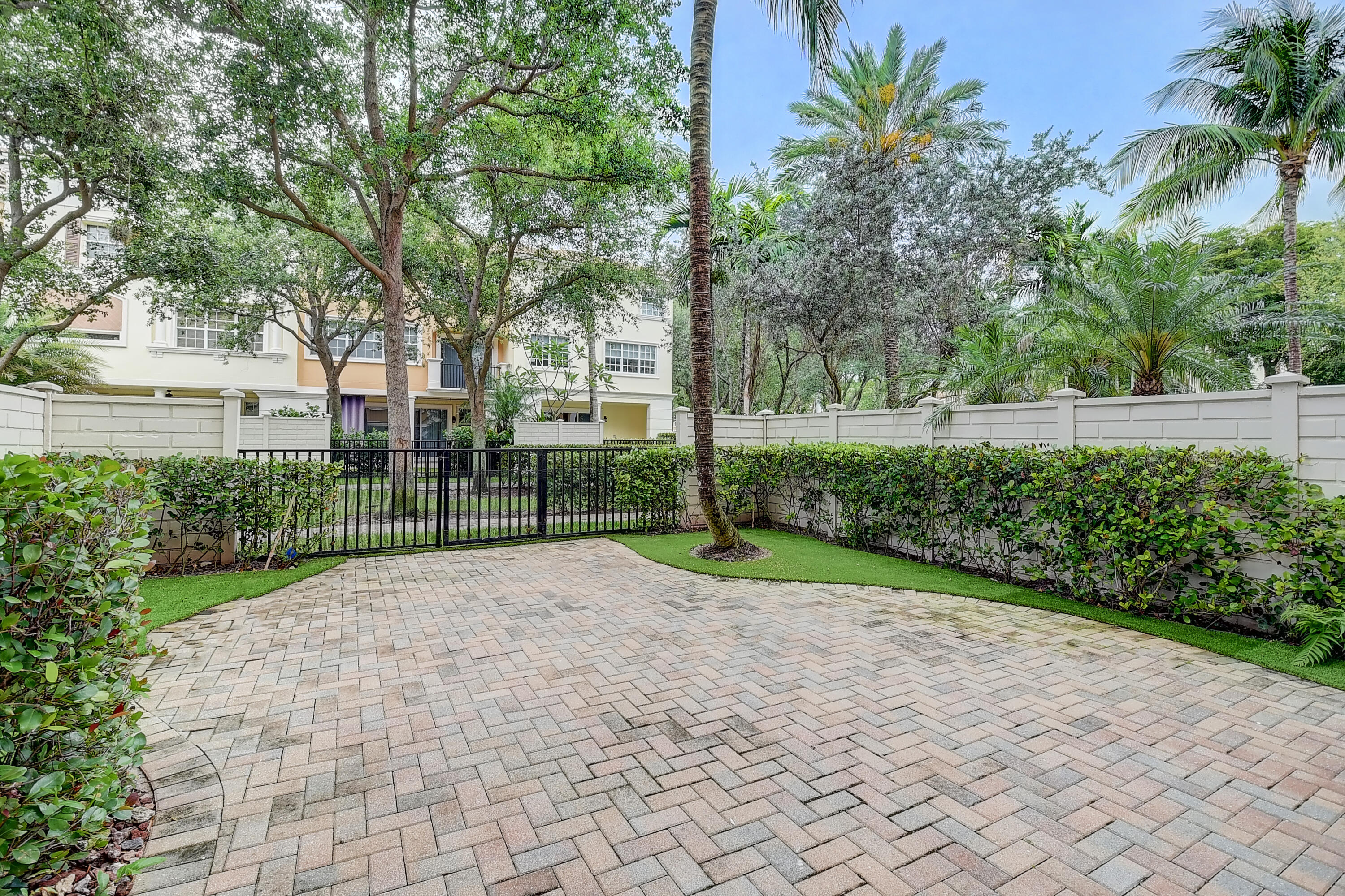 5645 Northeast Trieste Way Boca Raton, FL 33487 - Photo 30 of 36 backyard